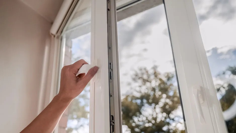 energy-efficient vinyl windows